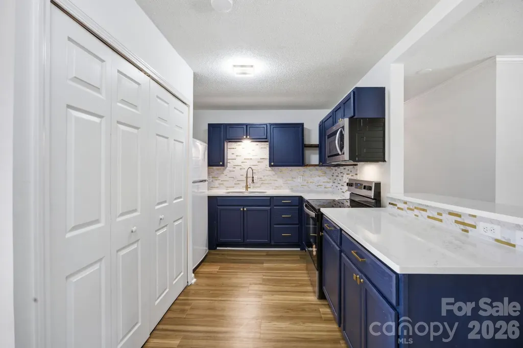 9401 Feldbank Drive Charlotte NC 28216