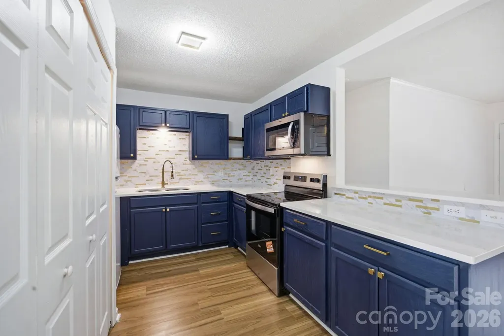 9401 Feldbank Drive Charlotte NC 28216
