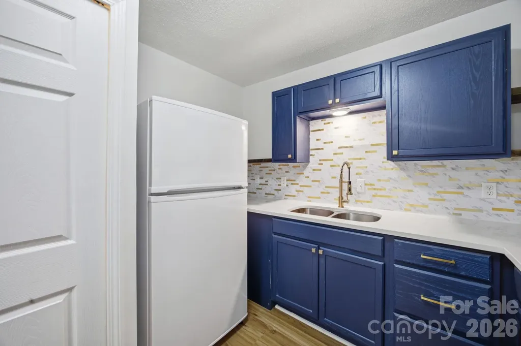 9401 Feldbank Drive Charlotte NC 28216