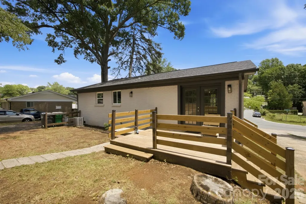9401 Feldbank Drive Charlotte NC 28216