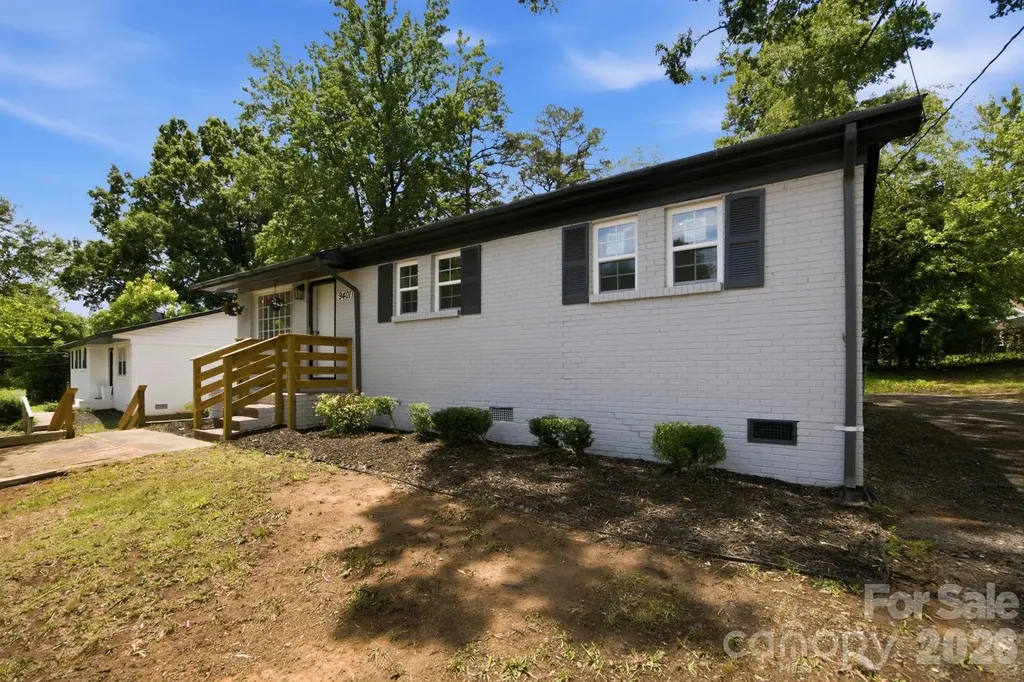 9401 Feldbank Drive Charlotte NC 28216