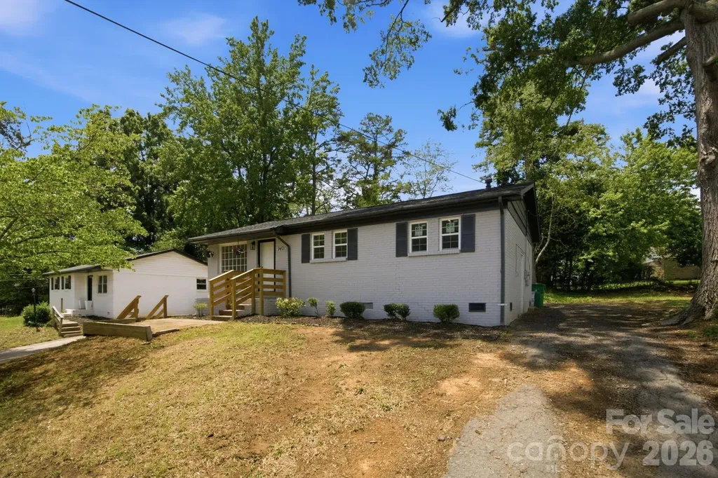 9401 Feldbank Drive Charlotte NC 28216