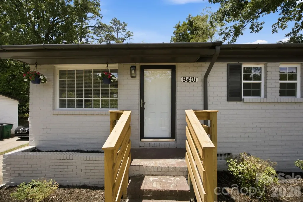 9401 Feldbank Drive Charlotte NC 28216