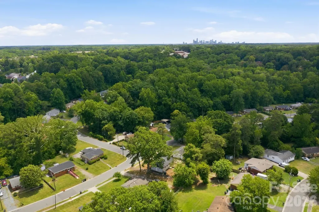 9401 Feldbank Drive Charlotte NC 28216