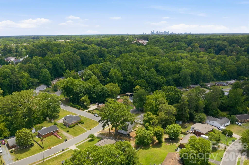 9401 Feldbank Drive Charlotte NC 28216