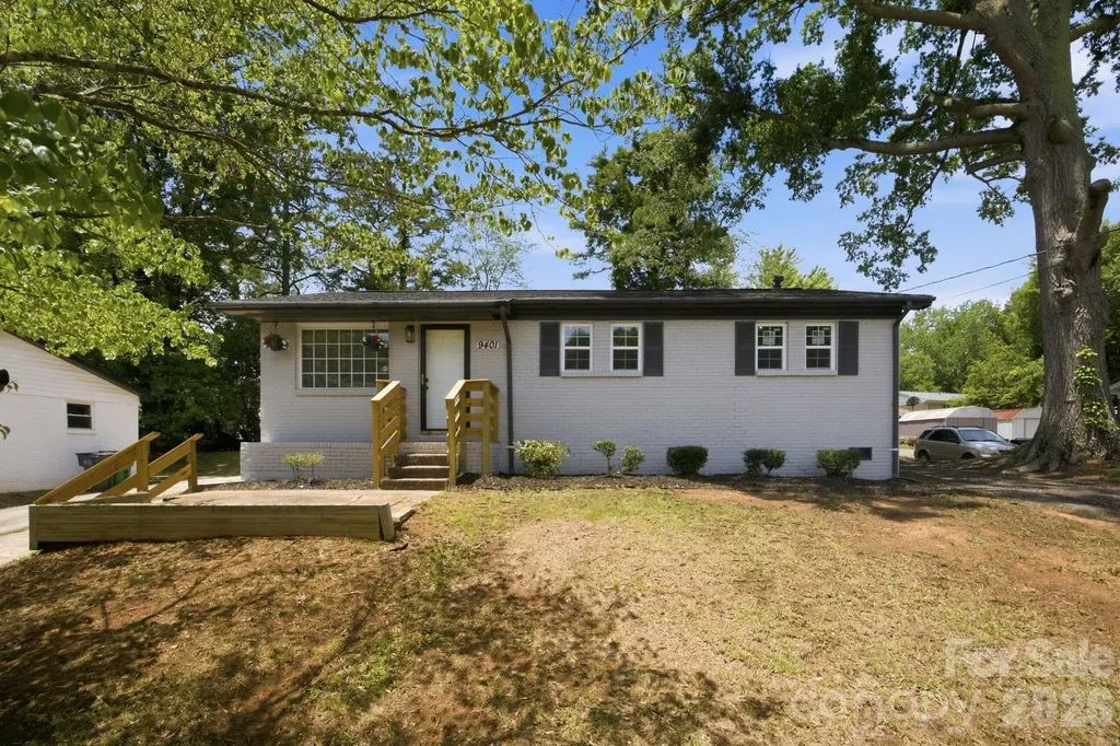 9401 Feldbank Drive Charlotte NC 28216