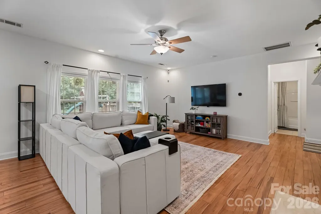 9509 Seamill Road Charlotte NC 28278