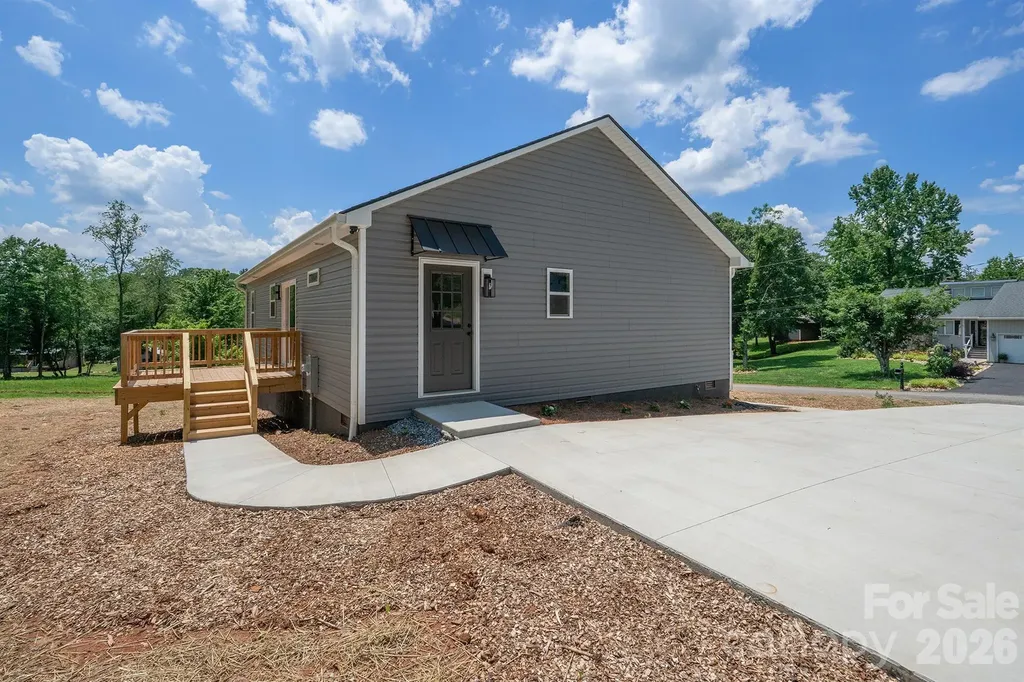 1649 Bentbrook Drive Valdese NC 28690