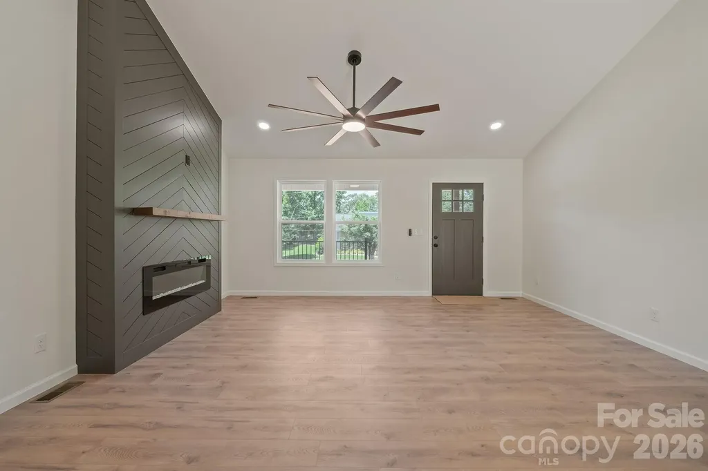 1649 Bentbrook Drive Valdese NC 28690