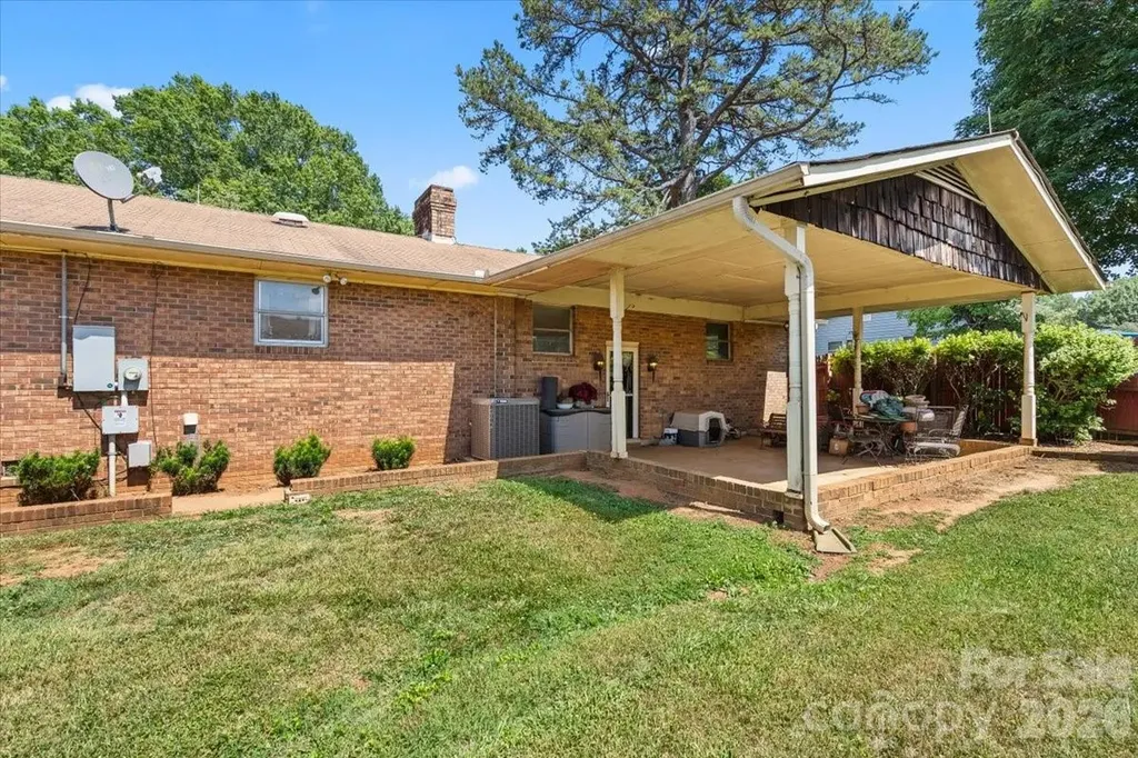521 W Stokes Street China Grove NC 28023