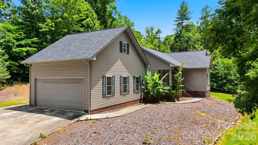 1395 Robinhood Drive Morganton NC 28655
