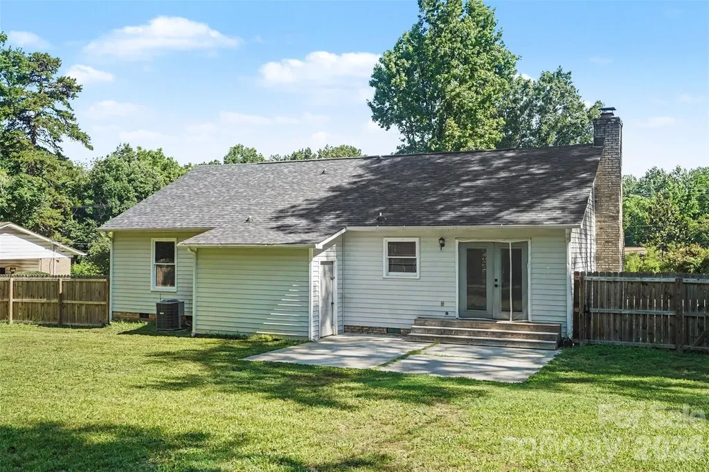 2716 Starnes Road Charlotte NC 28214