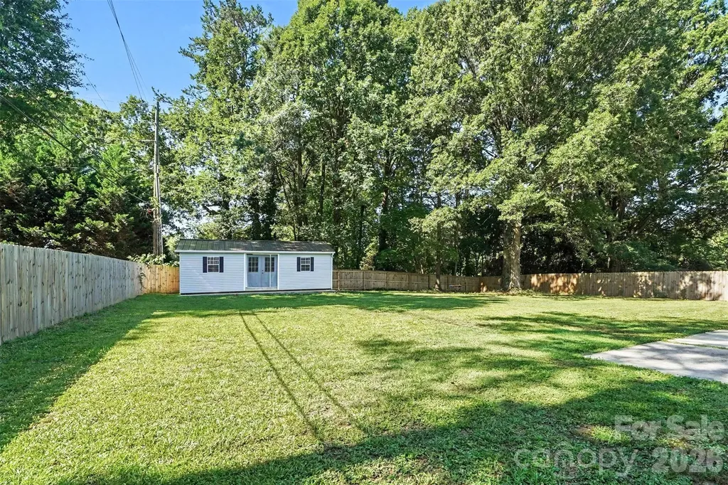 2716 Starnes Road Charlotte NC 28214