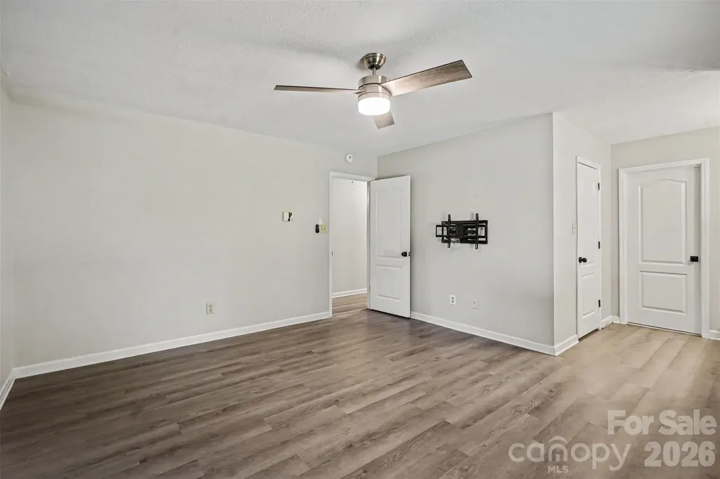 2716 Starnes Road Charlotte NC 28214