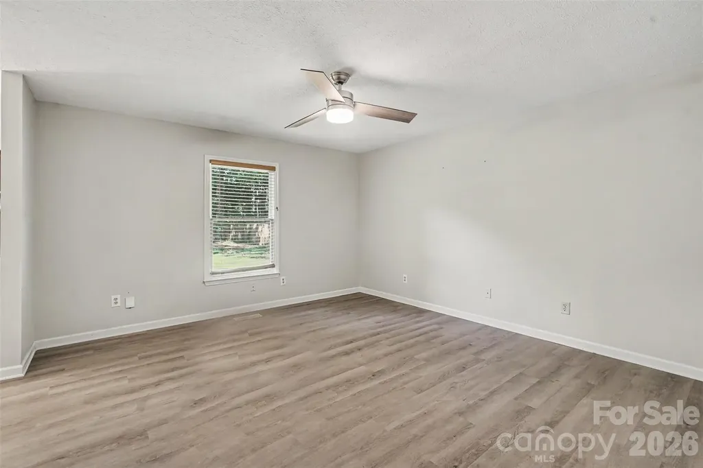2716 Starnes Road Charlotte NC 28214