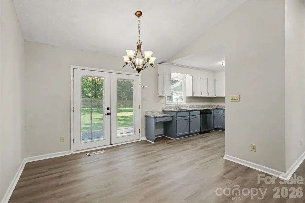 2716 Starnes Road Charlotte NC 28214