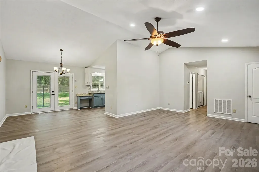 2716 Starnes Road Charlotte NC 28214