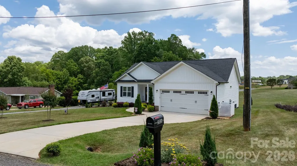 2026 Crestdale Lane Newton NC 28658
