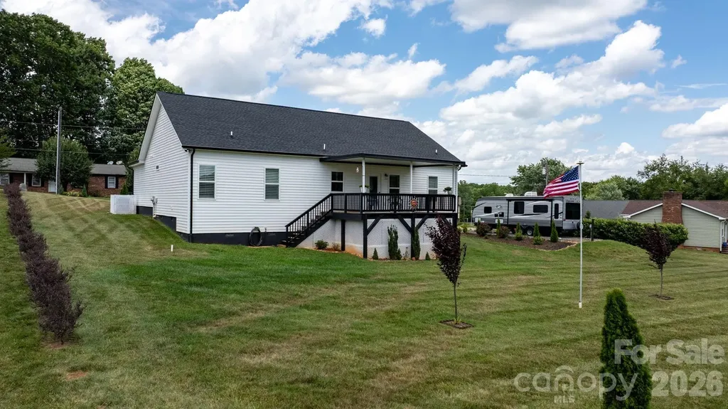 2026 Crestdale Lane Newton NC 28658