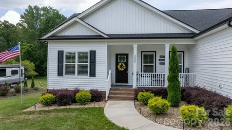 2026 Crestdale Lane Newton NC 28658