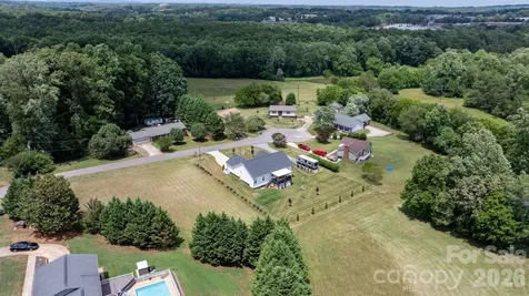 2026 Crestdale Lane Newton NC 28658