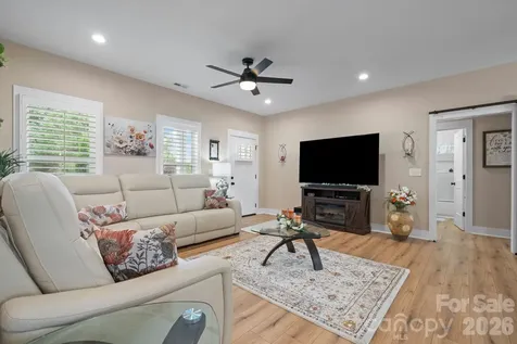 2026 Crestdale Lane Newton NC 28658