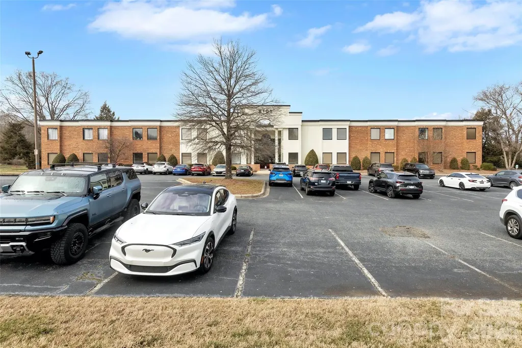 2101 Sardis Road N Charlotte NC 28227