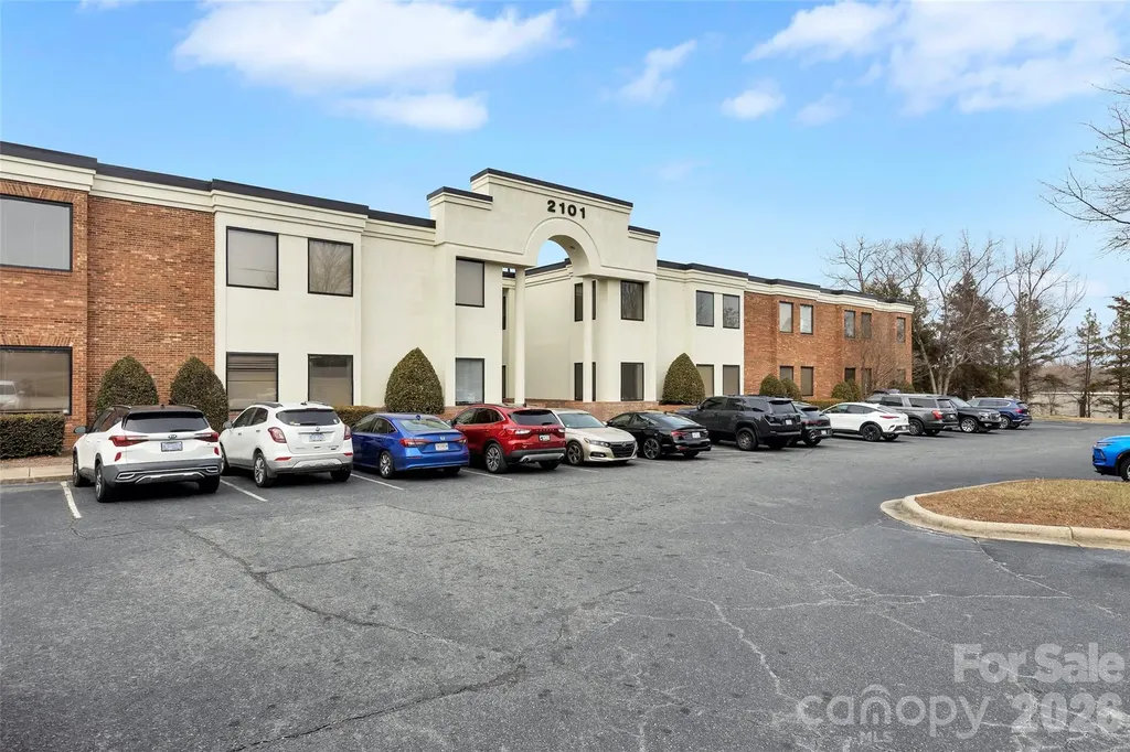 2101 Sardis Road N Charlotte NC 28227