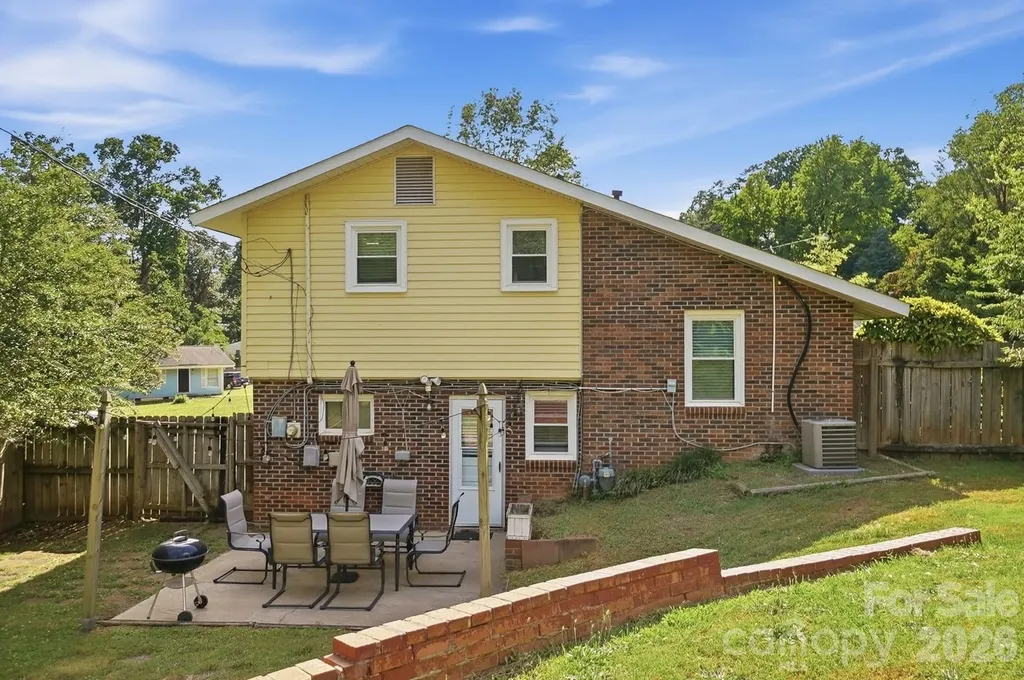 233 Scottie Place Charlotte NC 28217