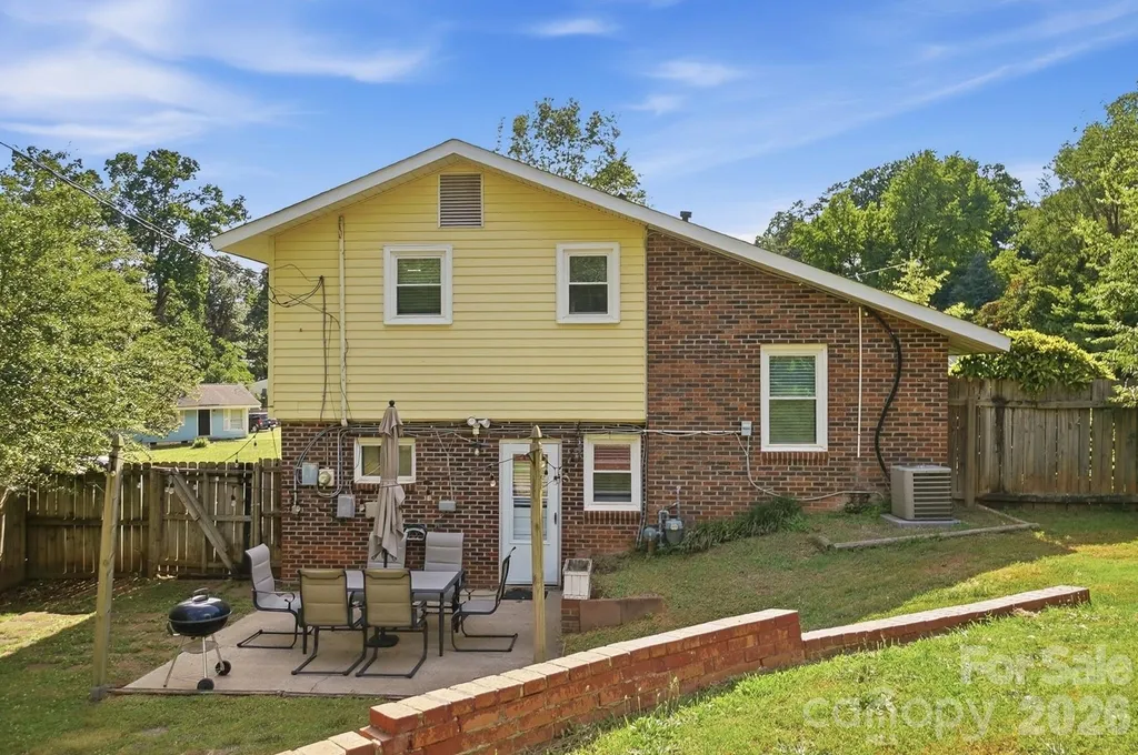 233 Scottie Place Charlotte NC 28217