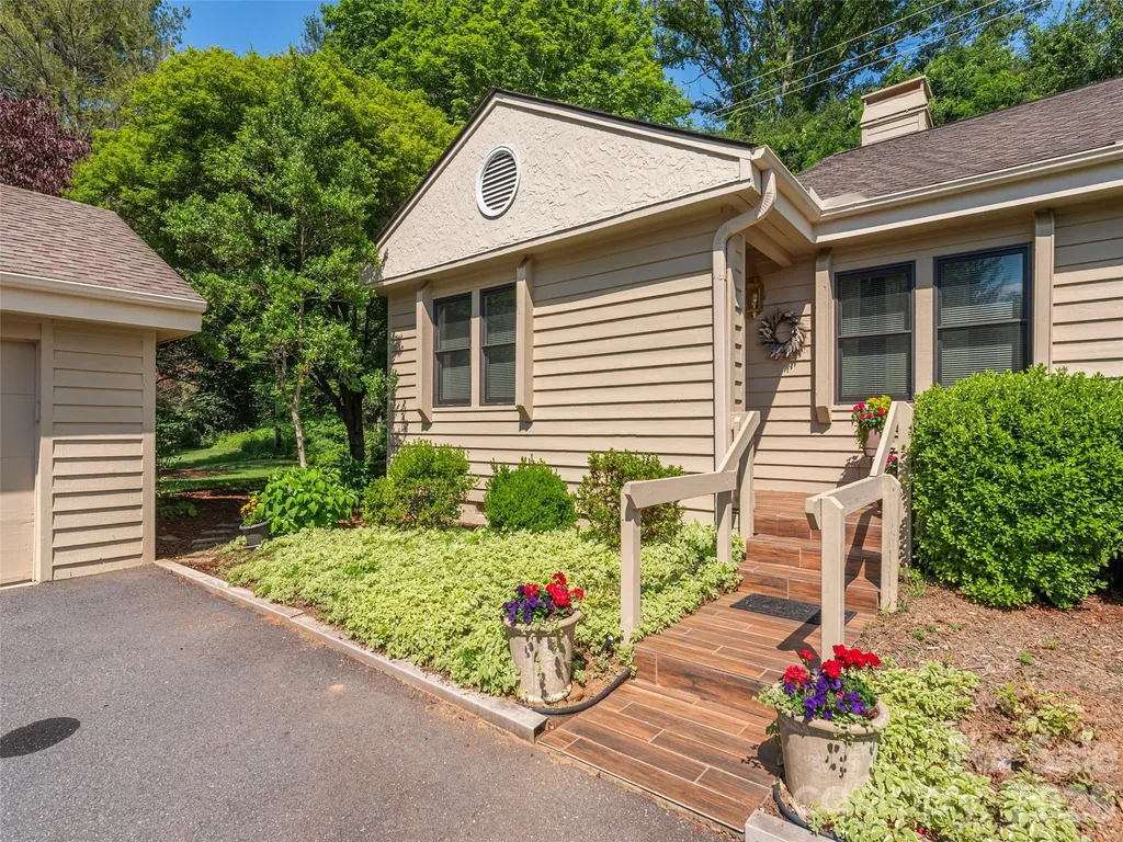 3201 Saint Augustine Place Asheville NC 28805