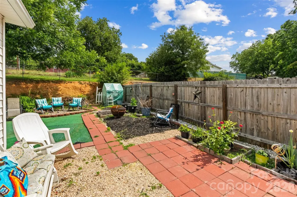 714 Pine Street Kannapolis NC 28081