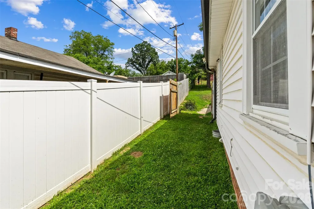 714 Pine Street Kannapolis NC 28081