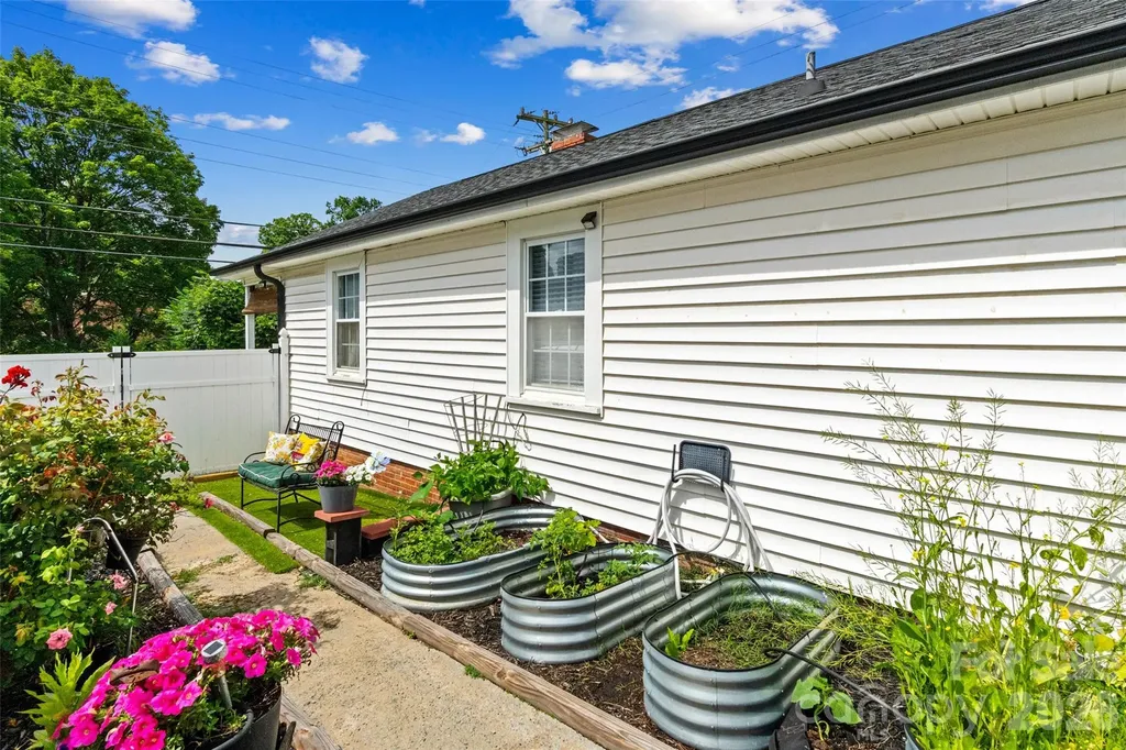 714 Pine Street Kannapolis NC 28081