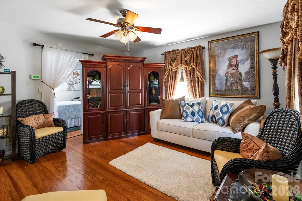714 Pine Street Kannapolis NC 28081