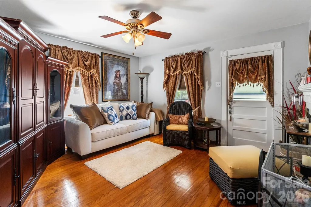 714 Pine Street Kannapolis NC 28081