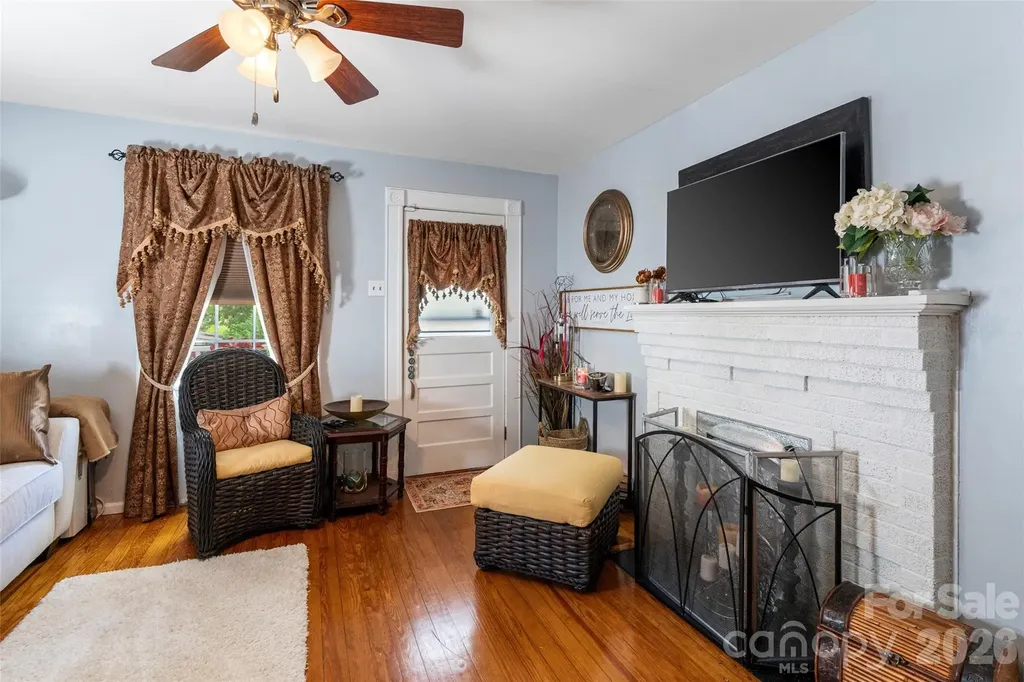 714 Pine Street Kannapolis NC 28081