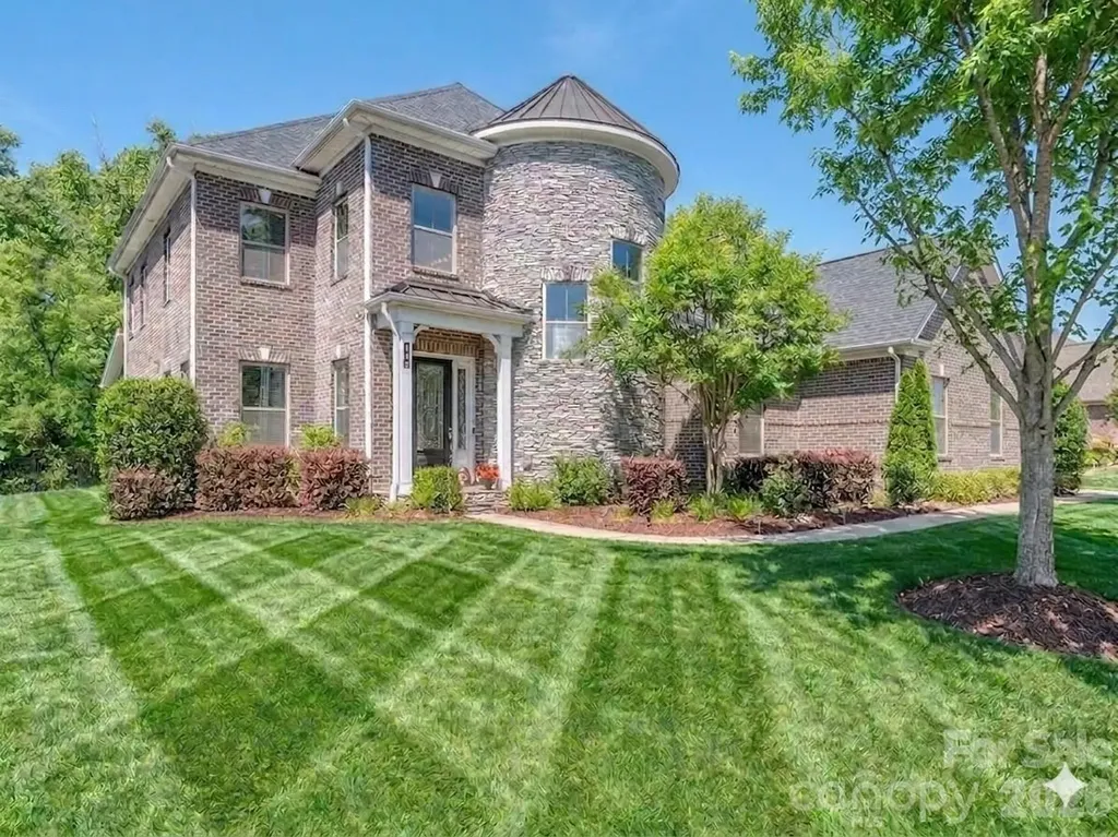 121 Enclave Boulevard Matthews NC 28104