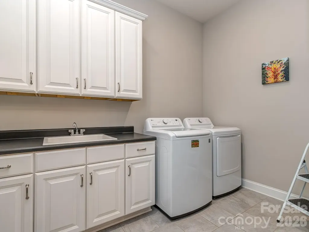 121 Enclave Boulevard Matthews NC 28104