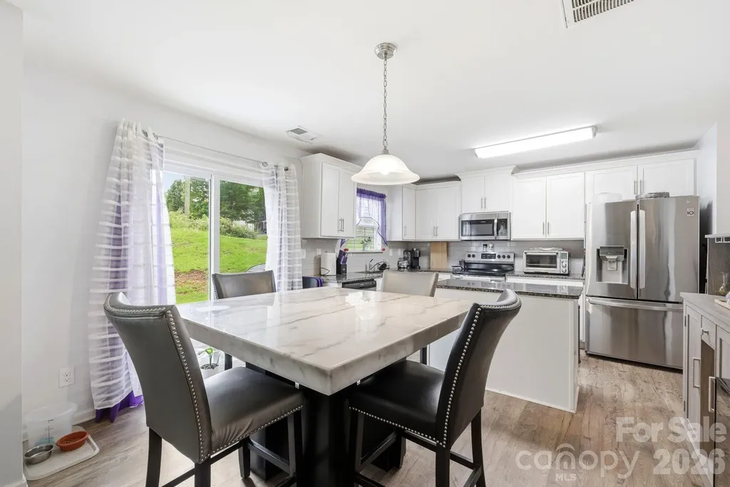 8502 Mansell Court Charlotte NC 28215