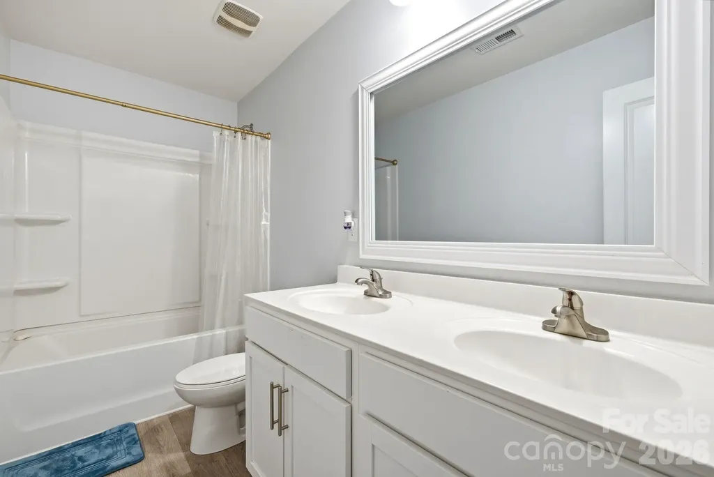 8502 Mansell Court Charlotte NC 28215