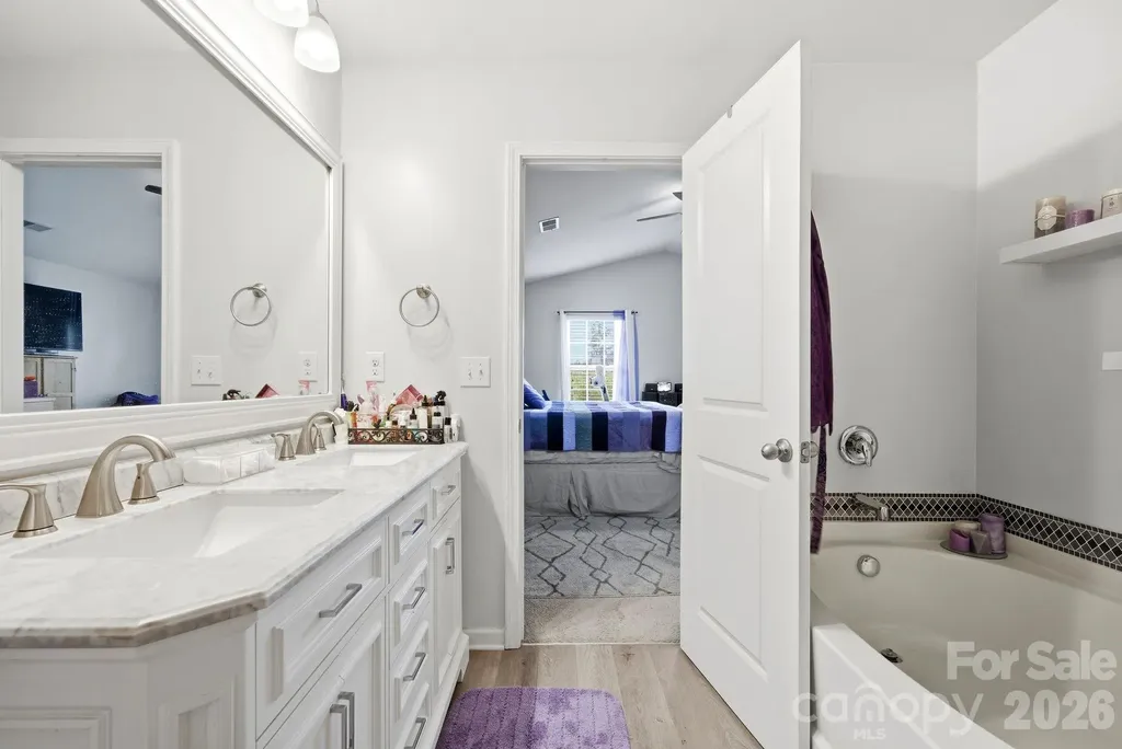 8502 Mansell Court Charlotte NC 28215