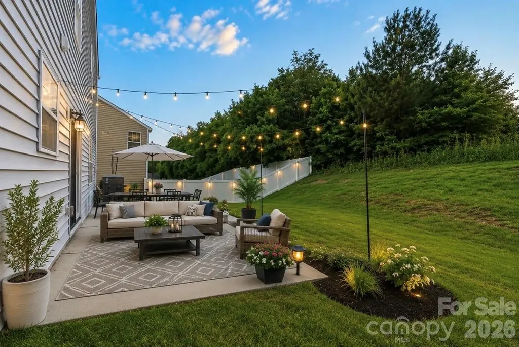 8502 Mansell Court Charlotte NC 28215