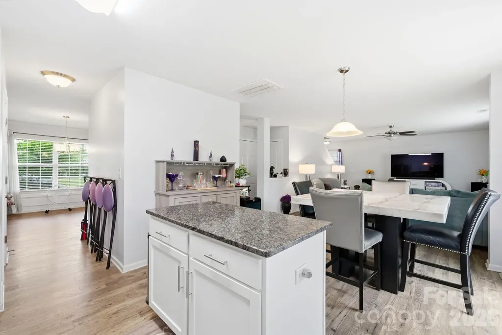 8502 Mansell Court Charlotte NC 28215
