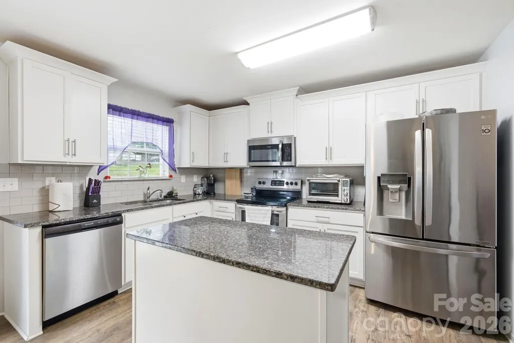 8502 Mansell Court Charlotte NC 28215