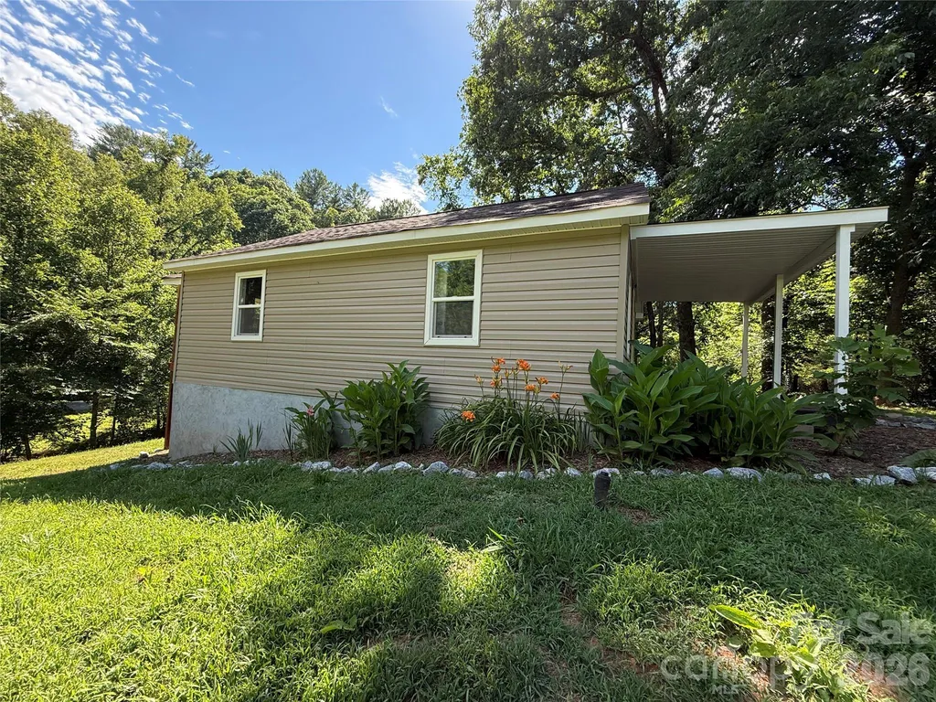 1312 Meadowlane Drive NW Lenoir NC 28645