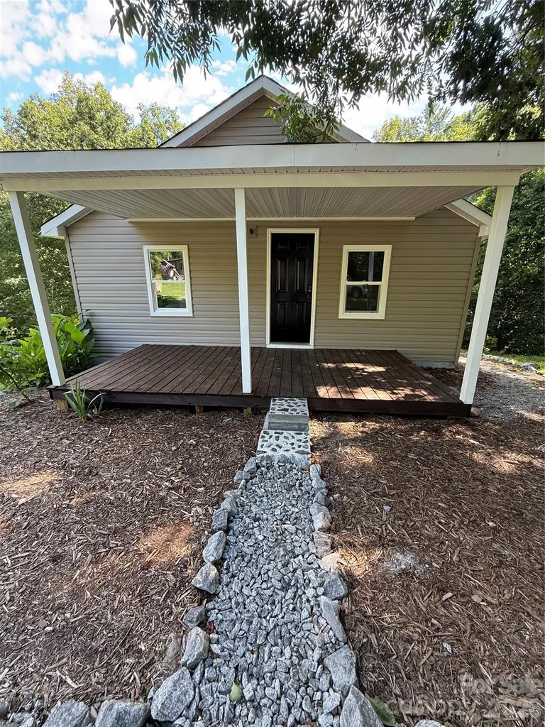 1312 Meadowlane Drive NW Lenoir NC 28645
