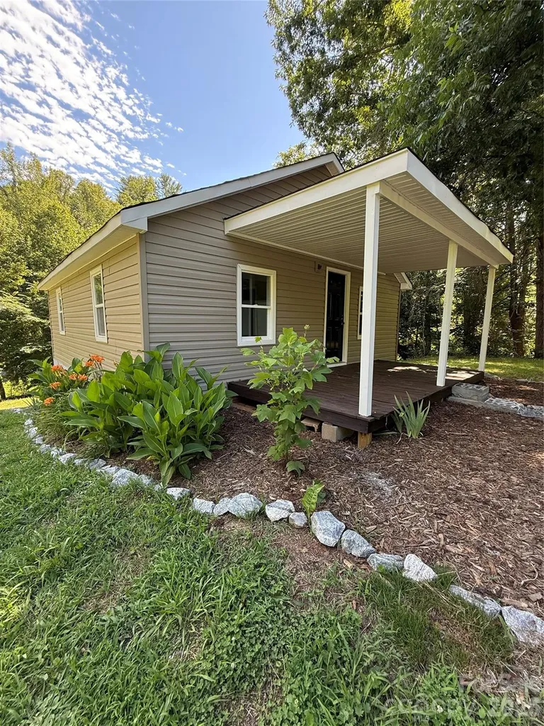 1312 Meadowlane Drive NW Lenoir NC 28645