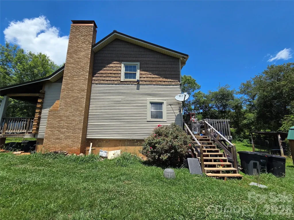 3030 Jones Wade Road Hudson NC 28638