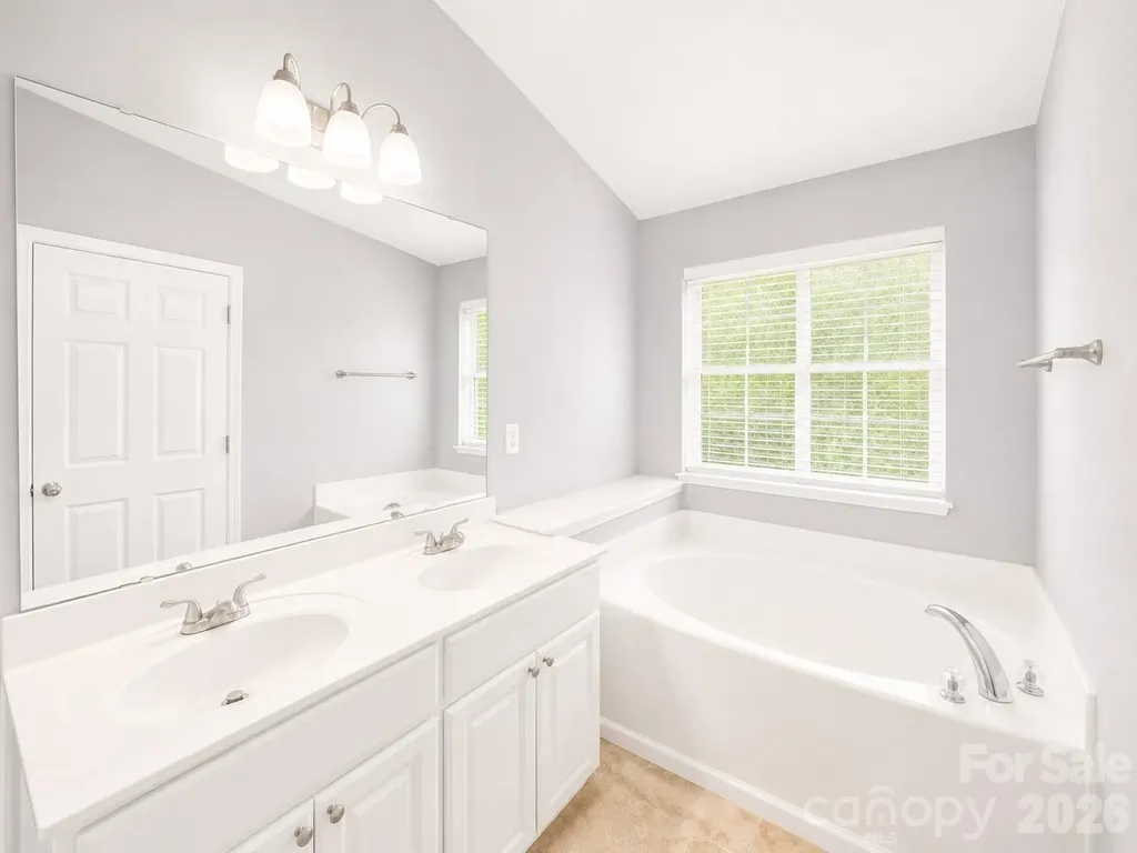 9815 Treeside Lane Matthews NC 28105